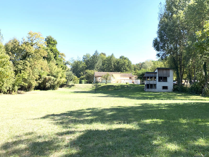 Maison - 208 m² - 6 pièces