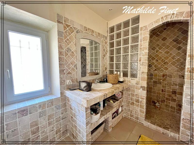 Maison - 185 m² - 7 pièces