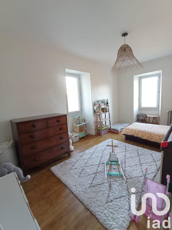 Maison - 210 m² - 8 pièces