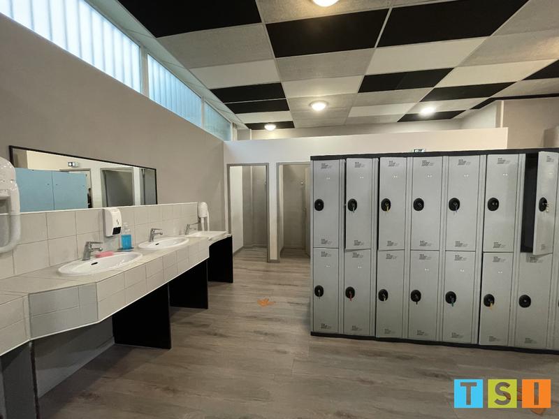 Local d'activités - 368 m² - 7 pièces