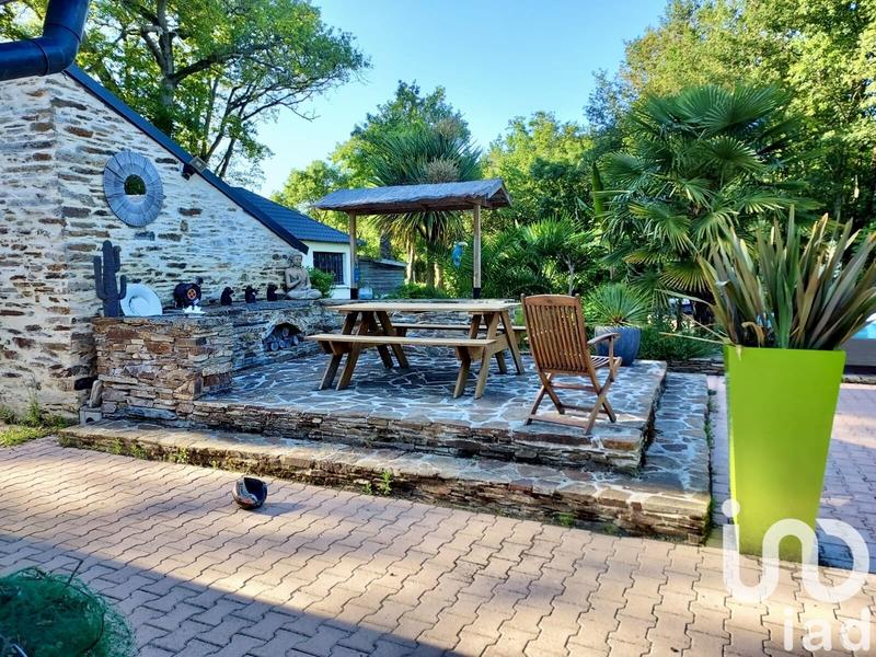 Maison - 235 m² - 6 pièces