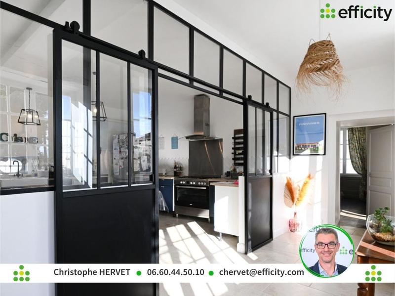 Maison - 381 m² - 11 pièces