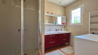 Maison - 94 m² - 4 pièces