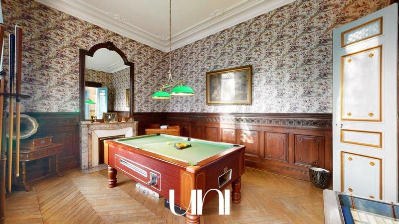 Château - 700 m² - 19 pièces