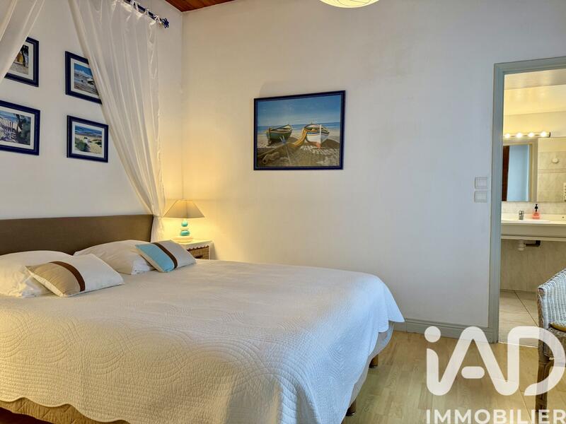 Maison - 216 m² - 9 pièces