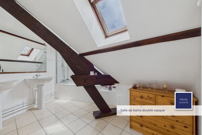 Maison - 149 m² - 7 pièces