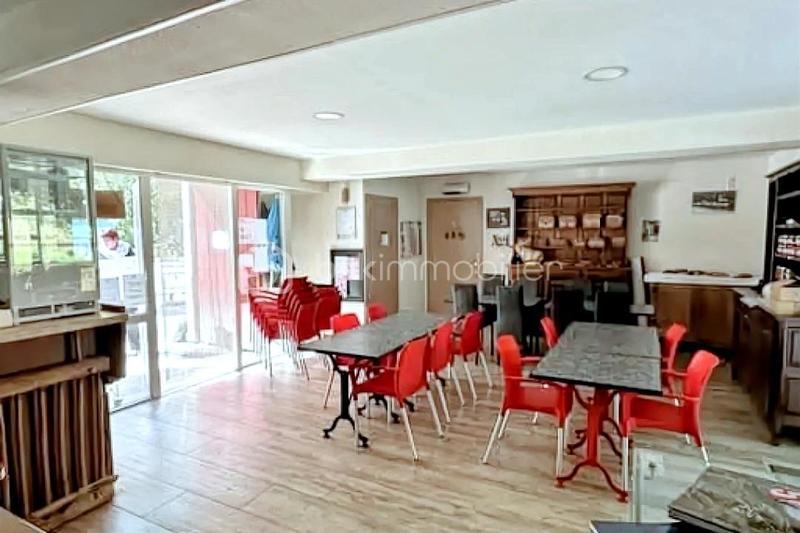 Maison - 240 m² - 6 pièces