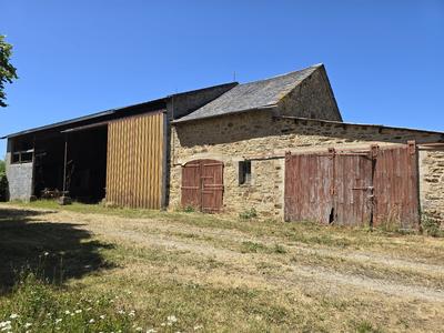 Corps de ferme - 260 m² - 6 pièces