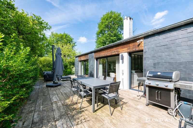 Maison - 326 m² - 8 pièces