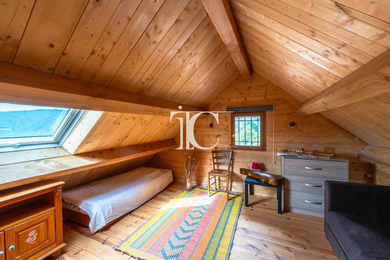 Maison de bois - 70 m² - 4 pièces