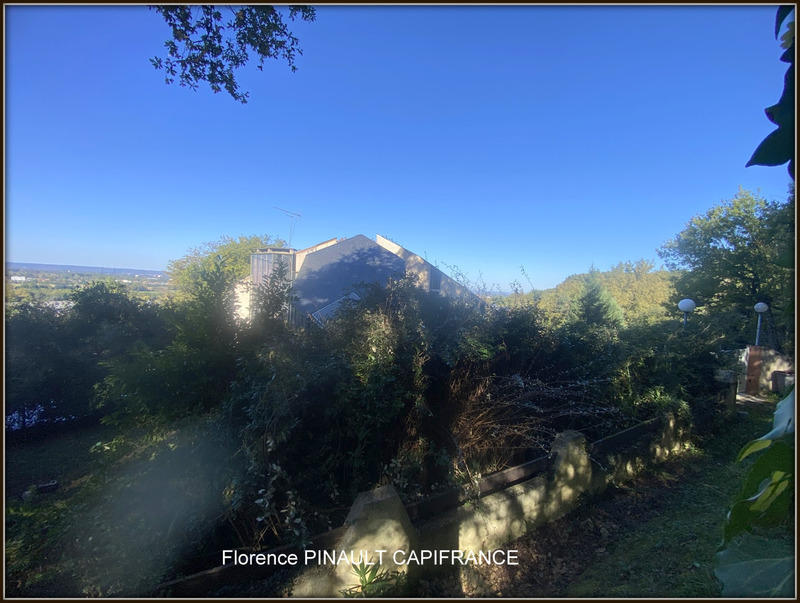 Maison - 225 m² - 8 pièces