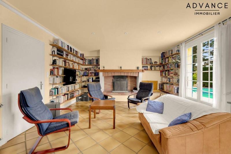 Maison - 333 m² - 8 pièces