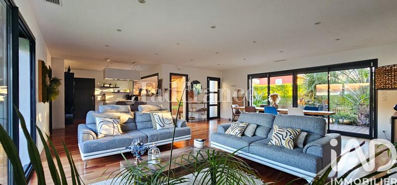 Maison - 147 m² - 6 pièces