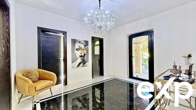 Villa - 223 m² - 6 pièces