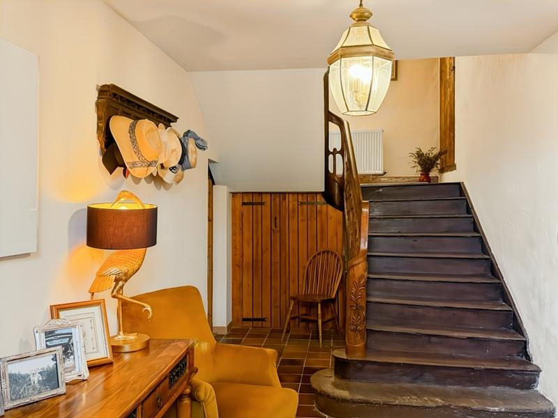 Maison - 387 m² - 8 pièces