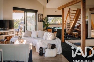 Maison - 284 m² - 6 pièces