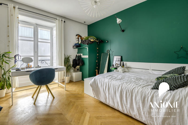 Appartement - 239 m² - 7 pièces