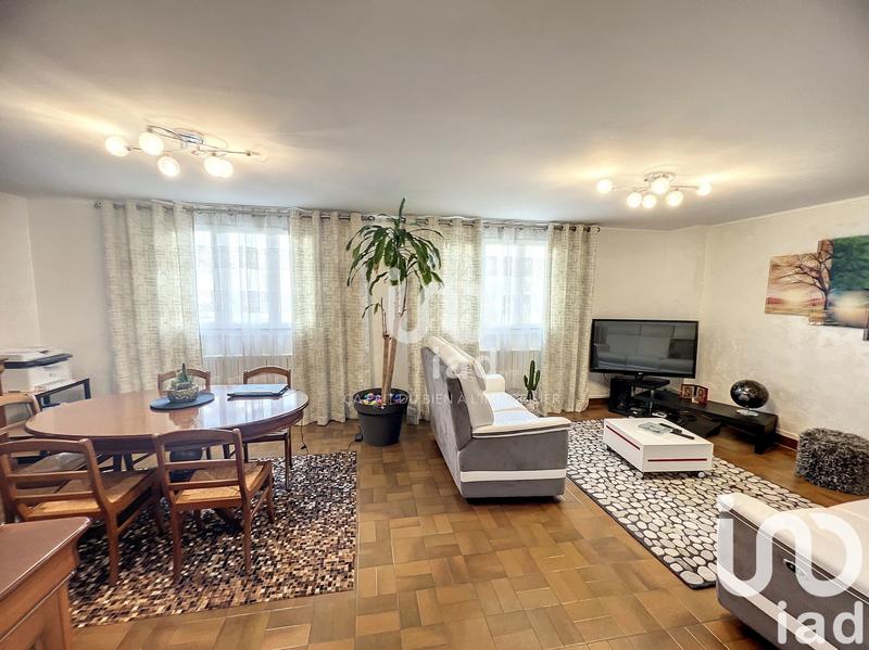 Maison - 220 m² - 9 pièces