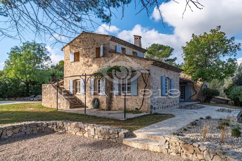 Villa - 188 m² - 7 pièces