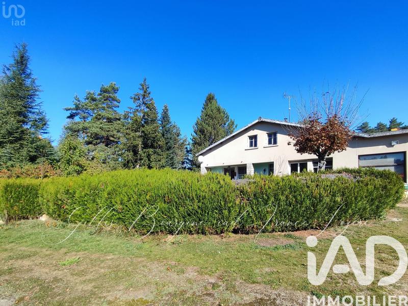 Maison - 200 m² - 7 pièces