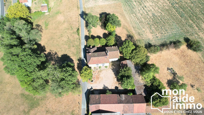 Maison - 305 m² - 8 pièces