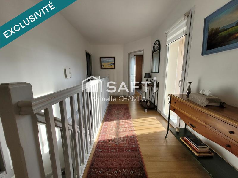 Maison - 212 m² - 8 pièces