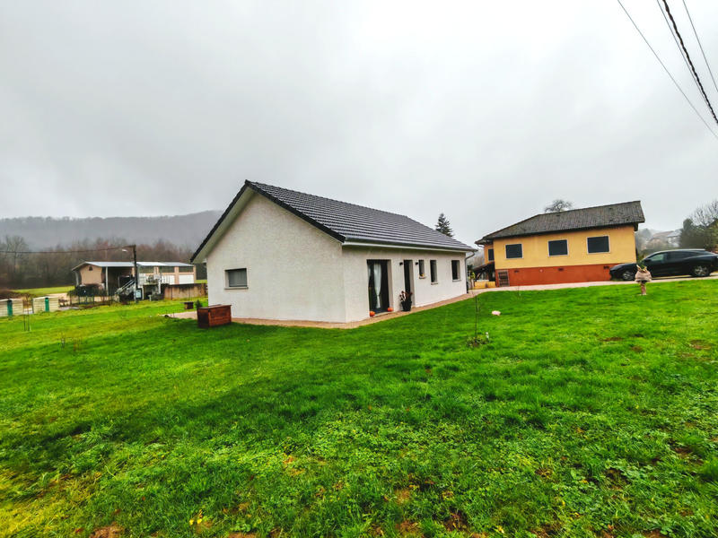 Maison - 98 m² - 5 pièces