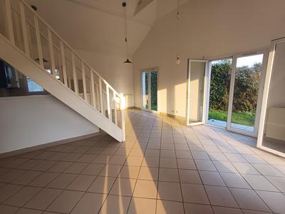 Maison - 94 m² - 5 pièces