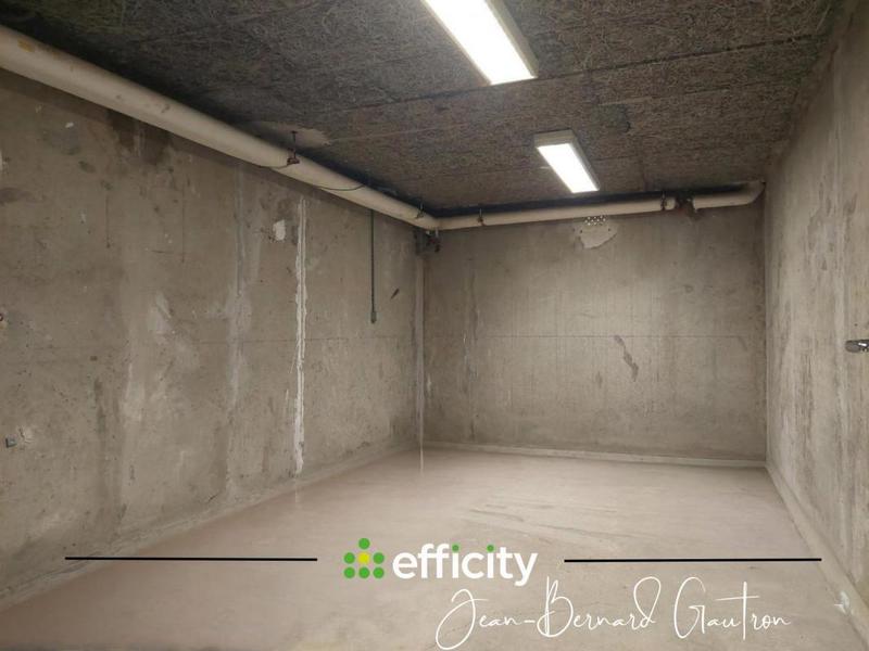 Bureau - 446 m² - 14 pièces