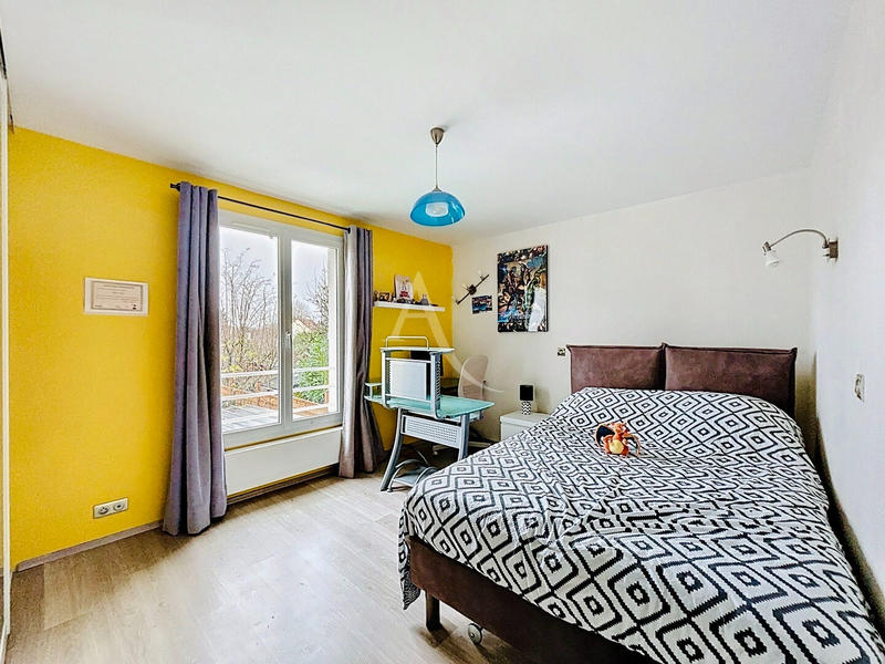 Maison - 214 m² - 6 pièces