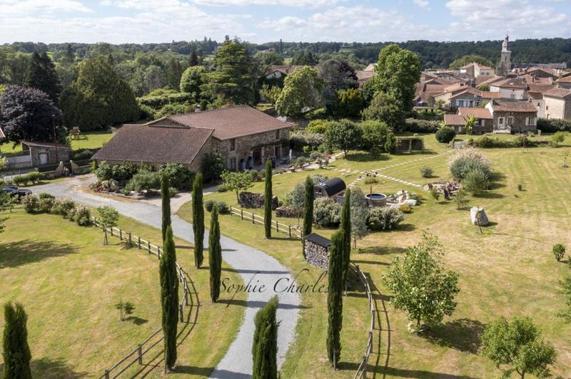 Maison en pierre - 285 m² - 5 pièces