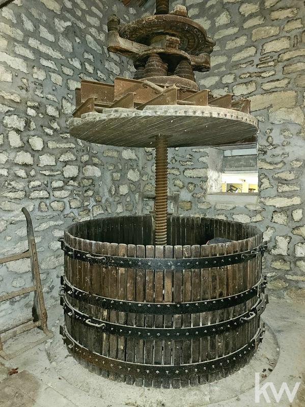 Maison - 278 m² - 11 pièces