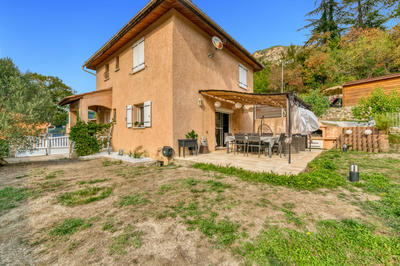 Maison - 106 m² - 4 pièces