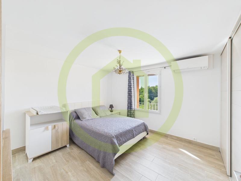 Maison - 423 m² - 7 pièces