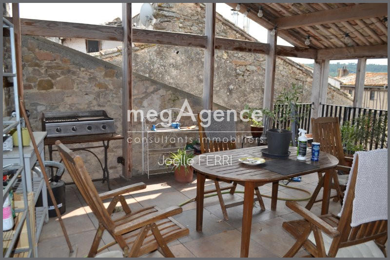 Maison - 417 m² - 12 pièces