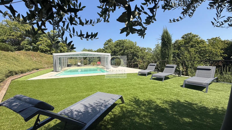 Maison - 218 m² - 7 pièces