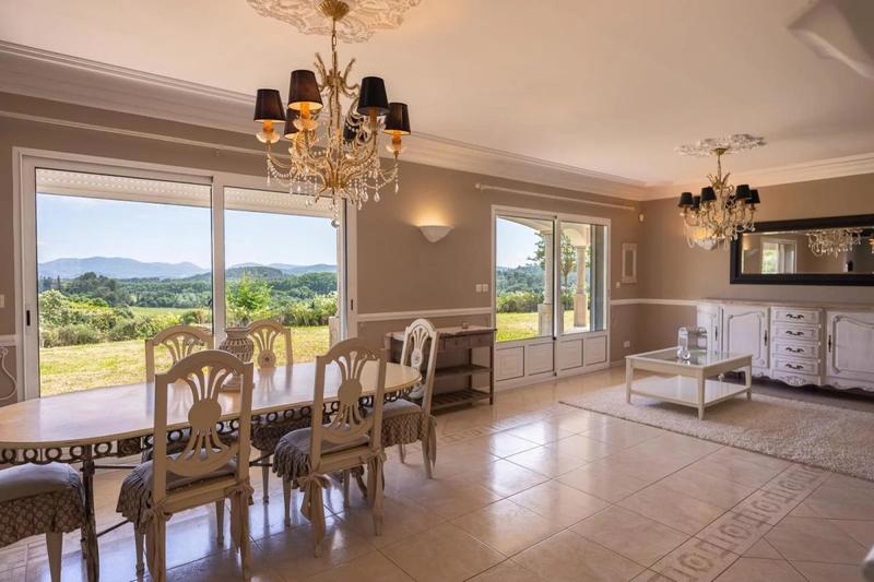 Villa - 188 m² - 7 pièces