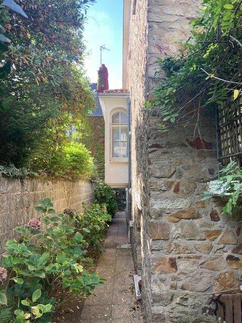 Maison - 232 m² - 4 pièces