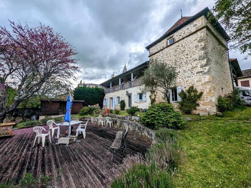 Maison - 220 m² - 9 pièces