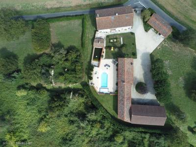 Gîte - 252 m² - 5 pièces