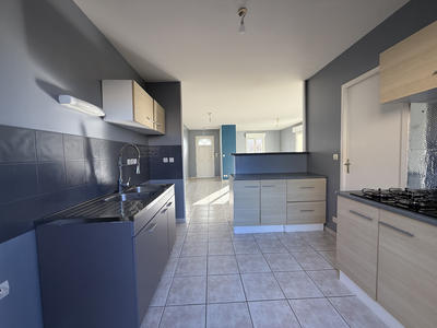 Maison - 90 m² - 4 pièces