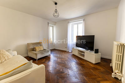 Maison - 360 m² - 10 pièces