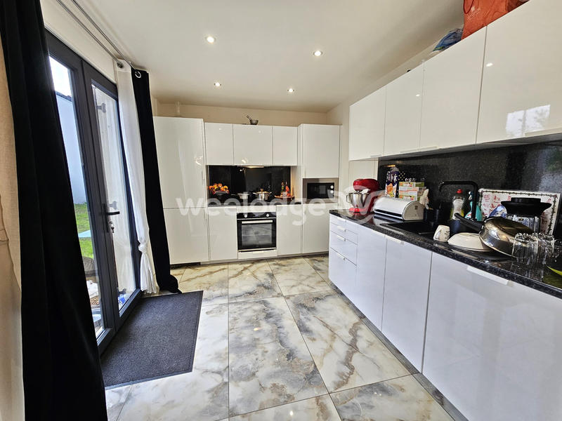 Maison - 156 m² - 8 pièces