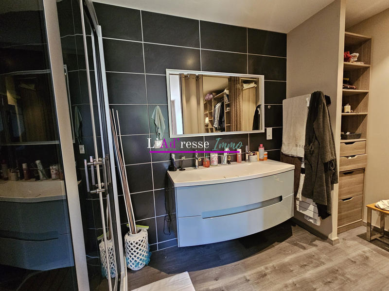 Villa - 246 m² - 15 pièces