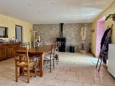 Maison traditionnelle - 245 m² - 7 pièces