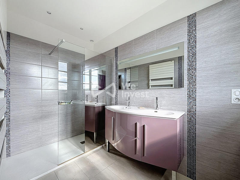 Maison - 215 m² - 7 pièces