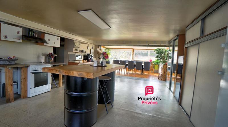 Maison - 143 m² - 8 pièces