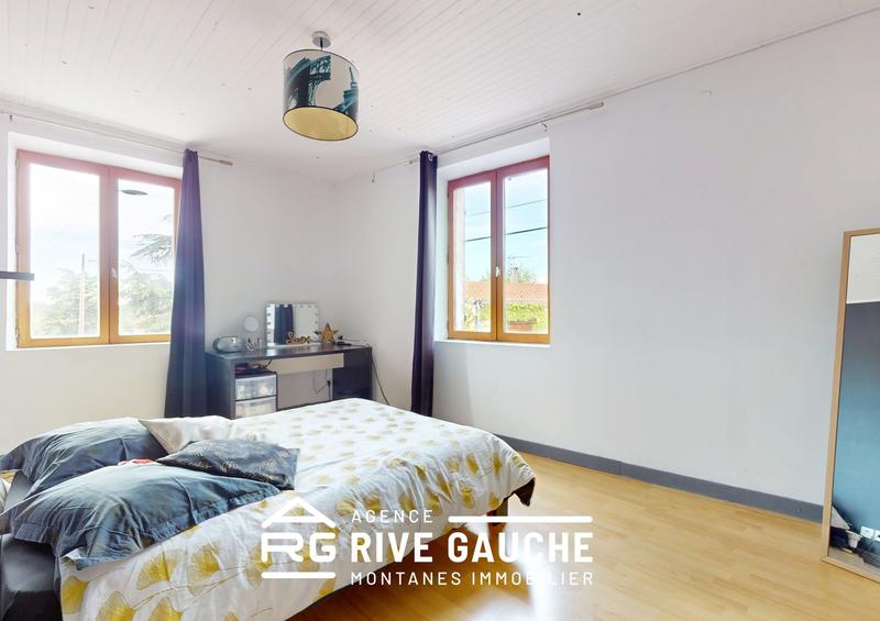 Maison traditionnelle - 208 m² - 8 pièces