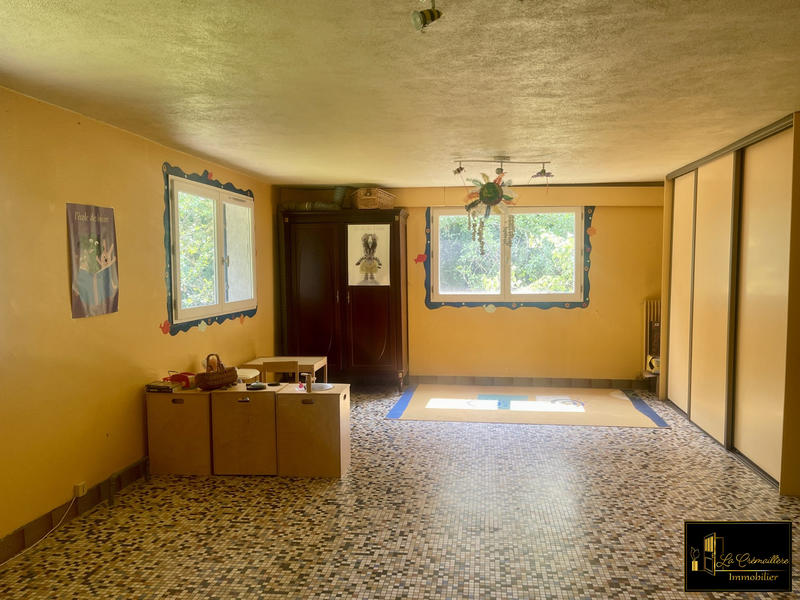 Maison - 236 m² - 9 pièces