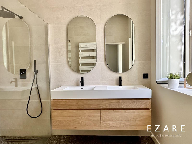 Maison - 206 m² - 7 pièces